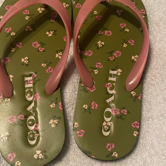 Coach Flipflops - Picture 7 of 7